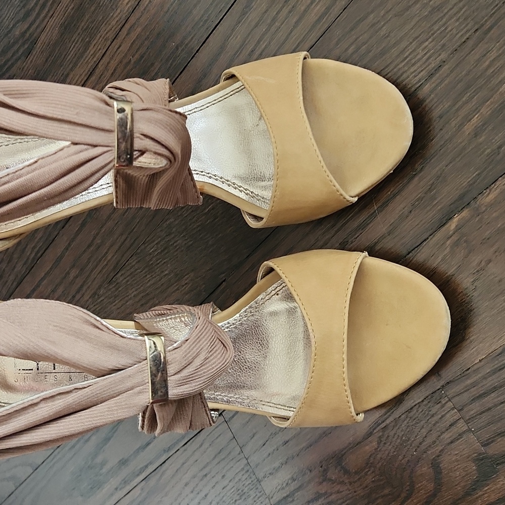 Gorgeous sabdals